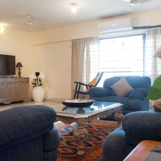 properties bandra khar santacruz